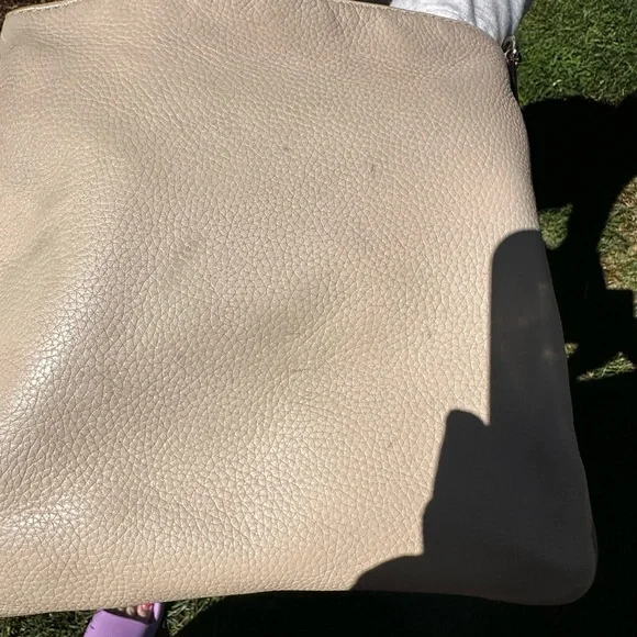 Kate Spade Cream Leather Crossbody Bag EUC - Picture 8 of 10